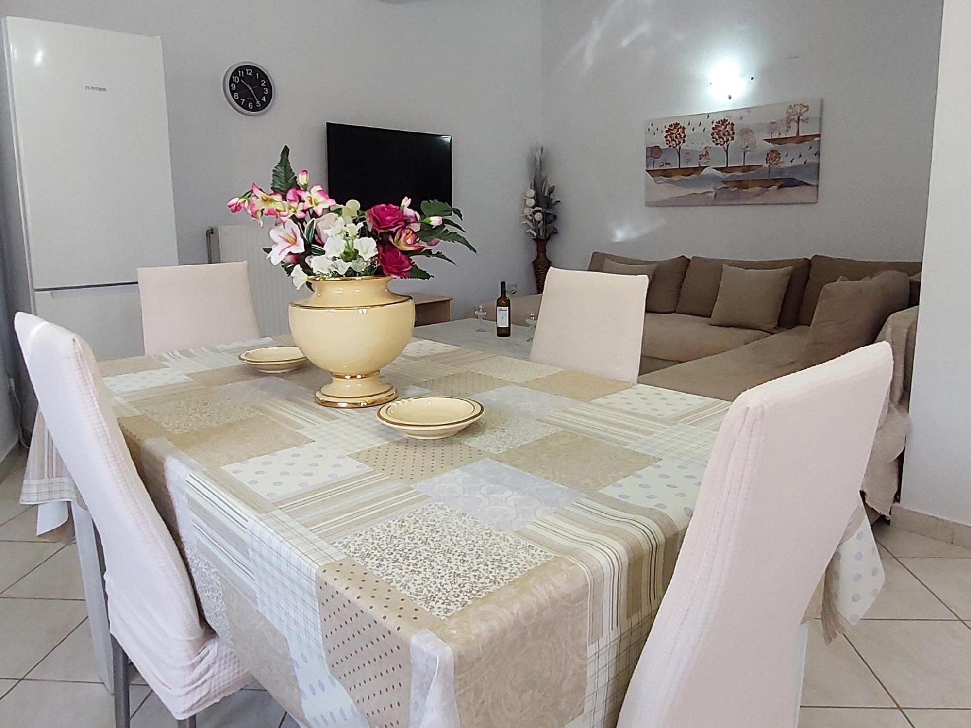 Turla'S Apartment Dassia  Bagian luar foto