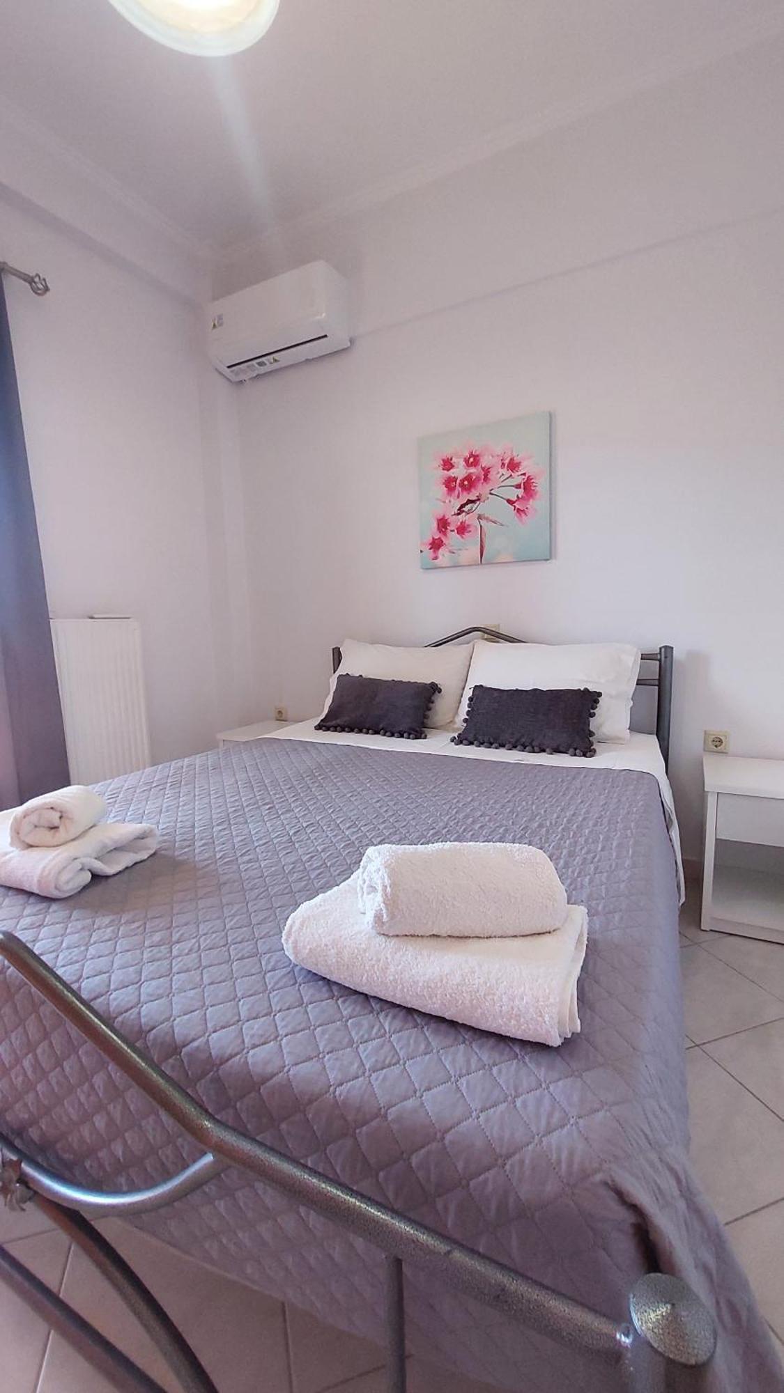 Turla'S Apartment Dassia  Bagian luar foto
